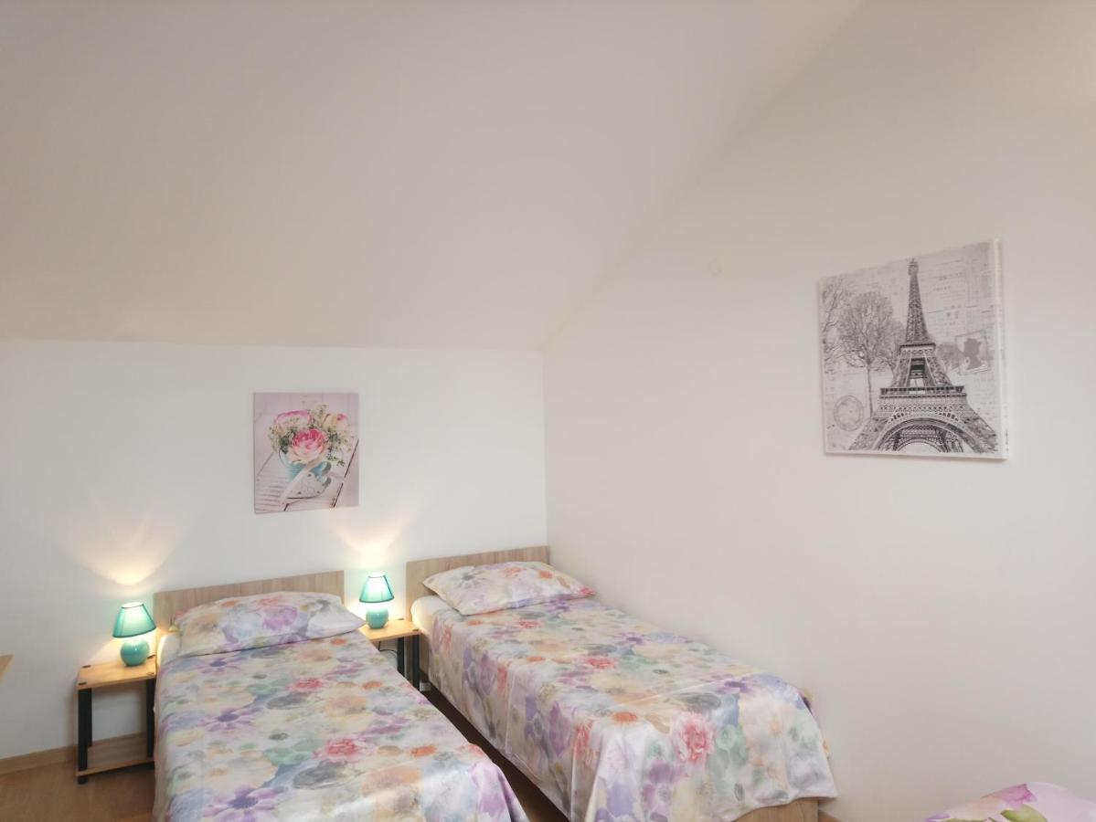 Apartments Alyssa Ичичи Экстерьер фото